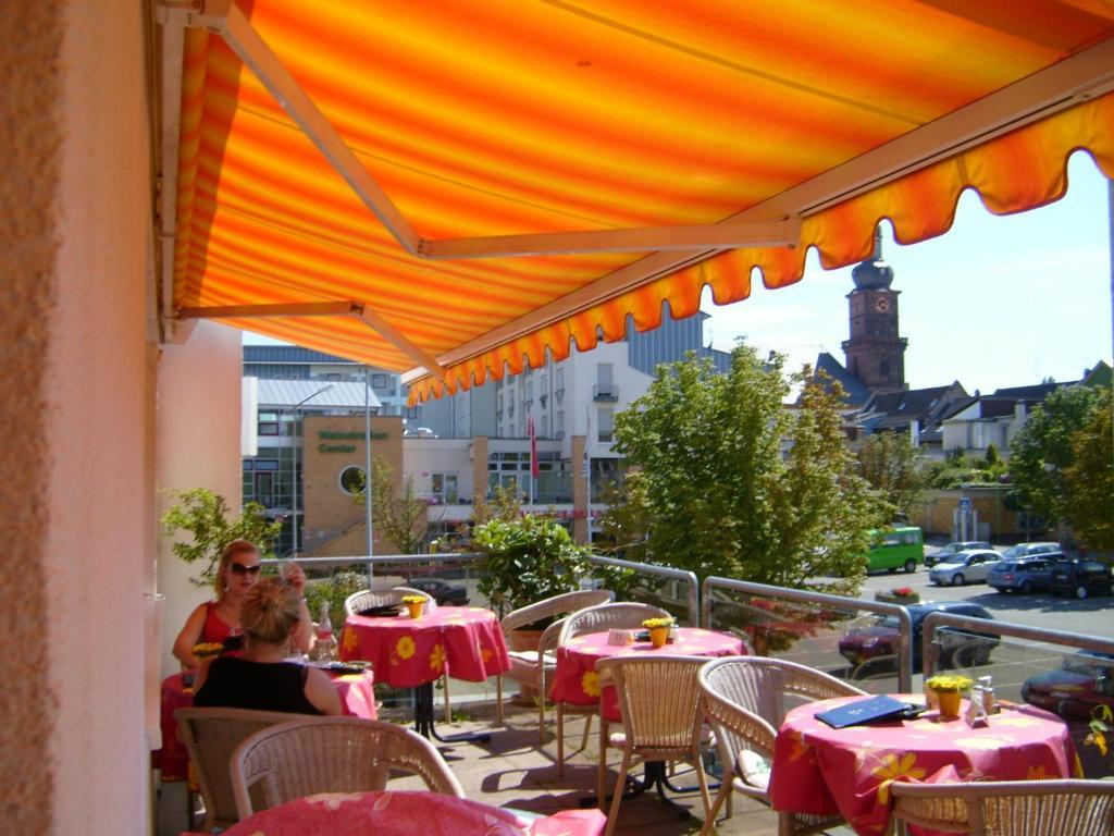 StadtCafé Pension Grünstadt Esterno foto